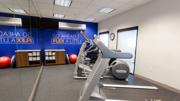 Holiday Inn Express Hotel & Suites Health Club