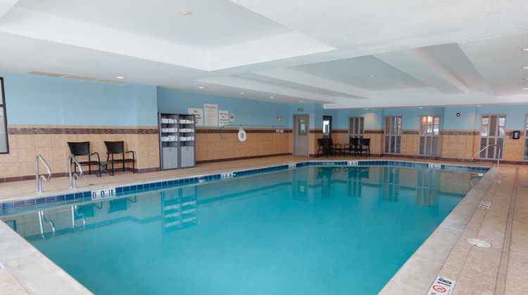 Holiday Inn Express Hotel & Suites Pool