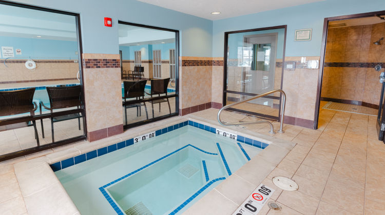 Holiday Inn Express Hotel & Suites Pool