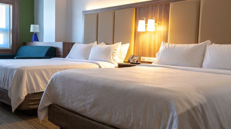 Holiday Inn Express/Stes Ensenada Centro Suite