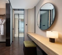 HUALUXE City Center Room