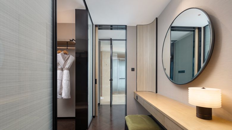 <b>HUALUXE City Center Room</b>. Images powered by <a href="https://www.leonardoworldwide.com/" title="Leonardo Worldwide" target="_blank">Leonardo</a>.