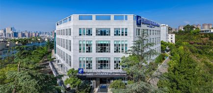 Holiday Inn Exp Horti Expo Garden Exterior