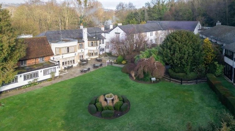 Sunday Box Hill Burford Bridge Hotel Exterior