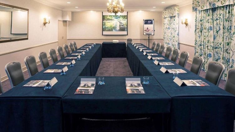 Sunday Box Hill Burford Bridge Hotel Meeting