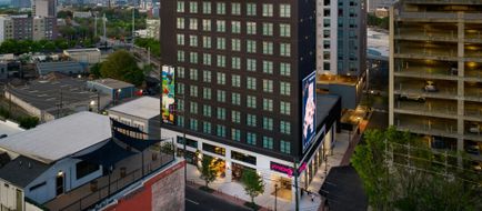 Moxy Atlanta Downtown Exterior