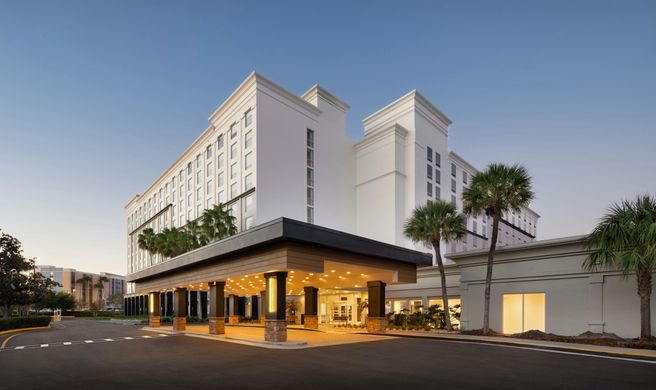 Courtyard by Marriott Universal Orlando Exterior
