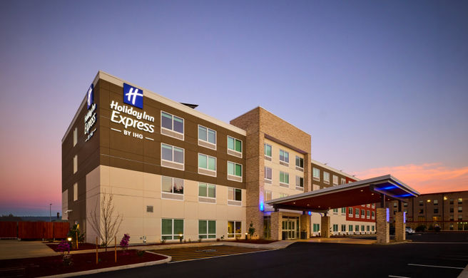 Holiday Inn Exp Suites Roseburg N Exterior