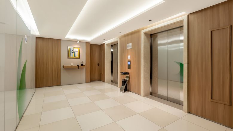 <b>Holiday Inn Express Beijing Airport Zone Lobby</b>. Images powered by <a href="https://www.leonardoworldwide.com/" title="Leonardo Worldwide" target="_blank">Leonardo</a>.