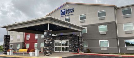 Holiday Inn Express Bluffton Exterior