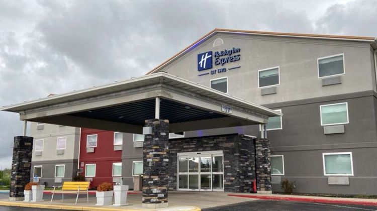 Holiday Inn Express Bluffton Exterior