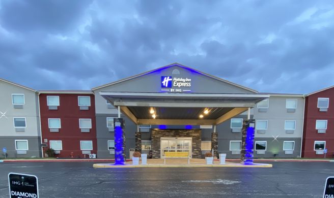 Holiday Inn Express Bluffton Exterior