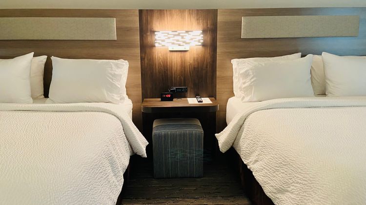 Holiday Inn Express Bluffton Room