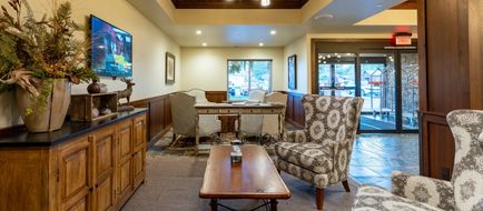 Cedar Creek Lodge Hotel Lobby