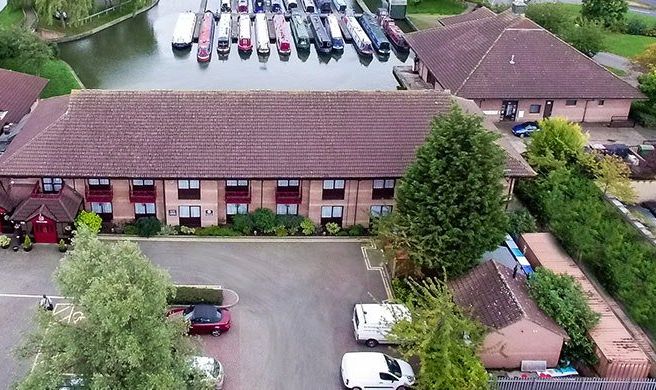 Peartree Lodge Waterside Exterior