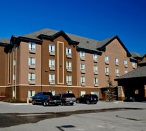 Prairie Crest Hotel Calgary Exterior