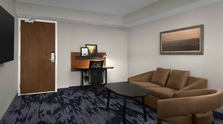 Fairfield by Marriot Winston-Salem Hanes Room