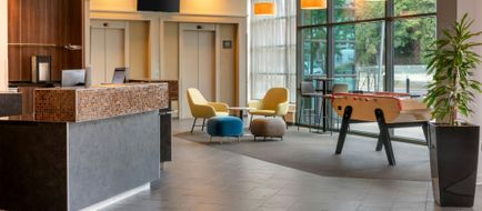 Courtyard by Marriott Paris Saint Denis Lobby