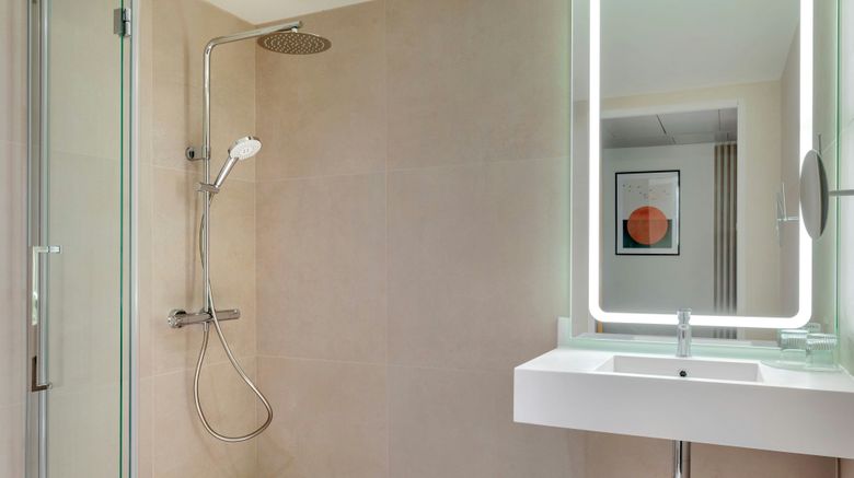 <b>Courtyard by Marriott Paris Saint Denis Room</b>. Images powered by <a href="https://www.leonardoworldwide.com/" title="Leonardo Worldwide" target="_blank">Leonardo</a>.