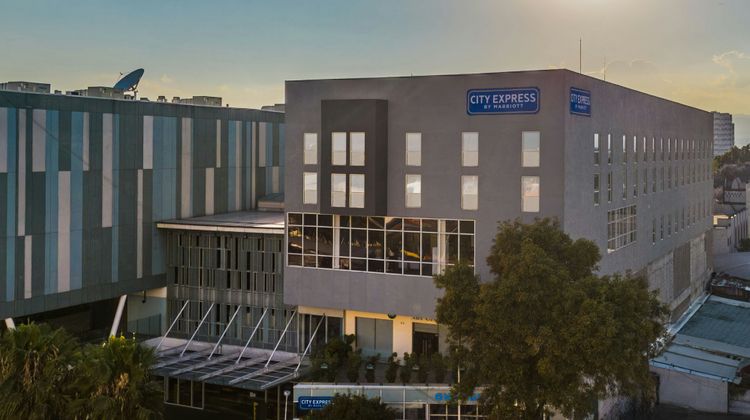 City Express by Marriott La Raza Exterior