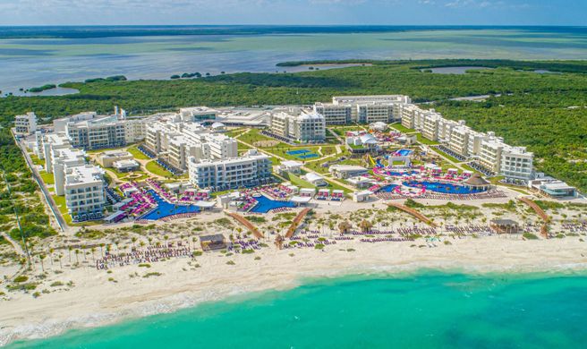 Planet Hollywood Cancun Exterior
