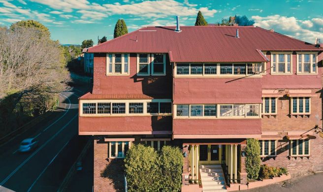 The Metropole Guest House Exterior