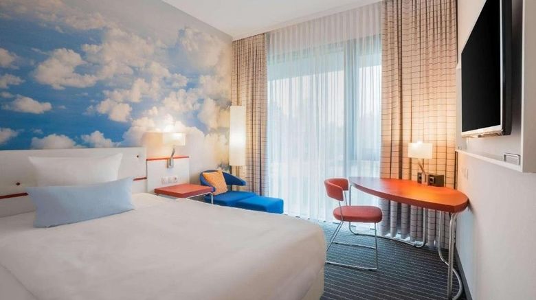 <b>Hey Lou Friedrichshafen Room</b>. Images powered by <a href="https://www.leonardoworldwide.com/" title="Leonardo Worldwide" target="_blank">Leonardo</a>.