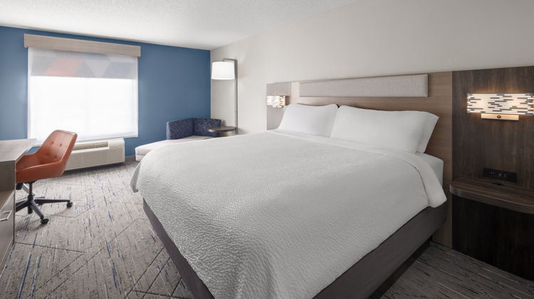 Holiday Inn Express Winston-Salem Room