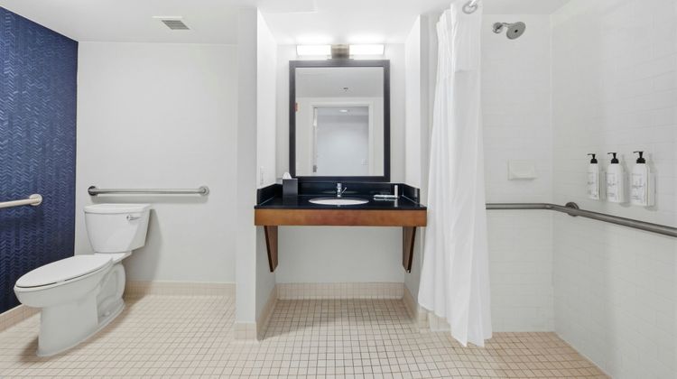 Fairfield Inn & Suites Wallingford New Haven Room
