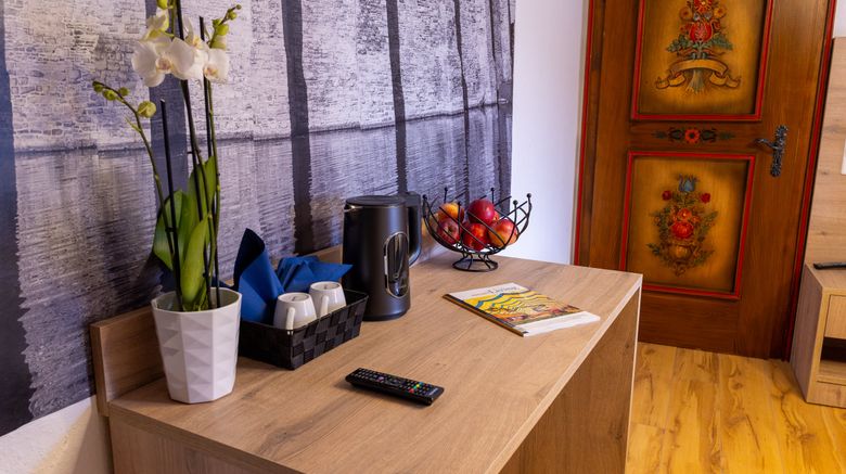 <b>Hoefingen Schlosshotel Room</b>. Images powered by <a href="https://www.leonardoworldwide.com/" title="Leonardo Worldwide" target="_blank">Leonardo</a>.