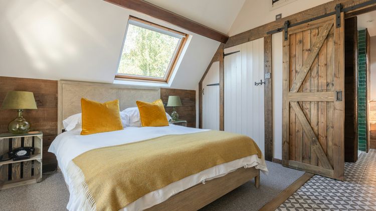 Tudor Farmhouse Hotel Suite