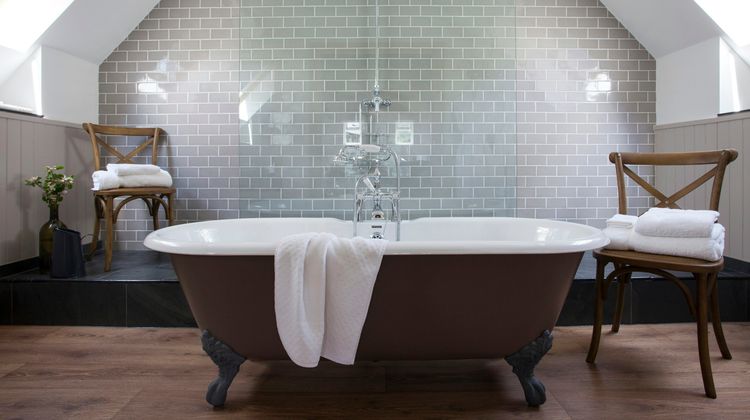 Tudor Farmhouse Hotel Room