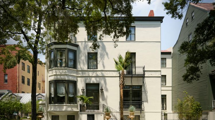 The Douglas Hotel Savannah Exterior
