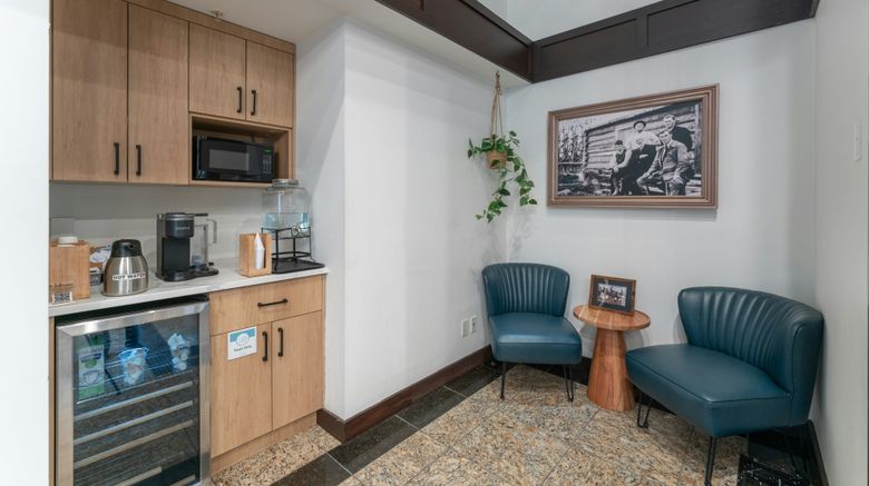 <b>Four Points by Sheraton Prince George Lobby</b>. Images powered by <a href="https://www.leonardoworldwide.com/" title="Leonardo Worldwide" target="_blank">Leonardo</a>.