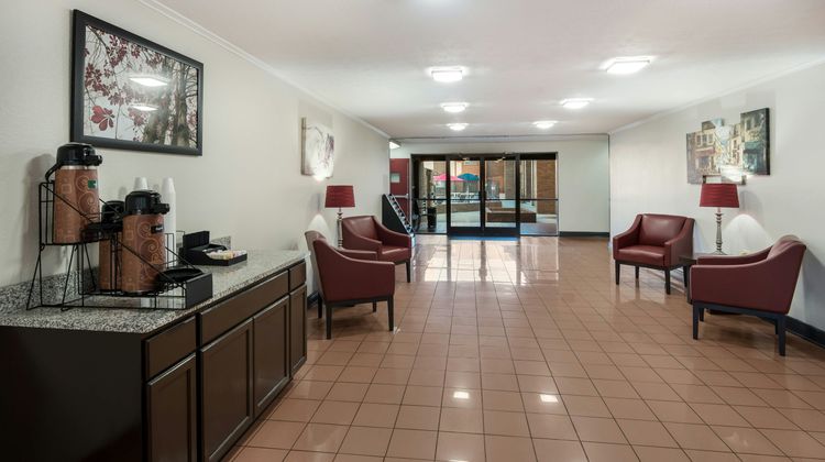 Red Roof Inn & Suites Lexington-Hamburg Lobby