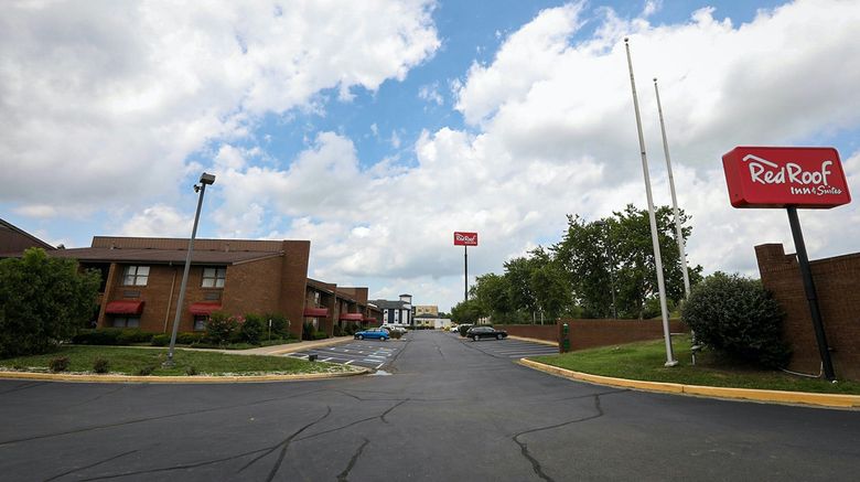 <b>Red Roof Inn & Suites Lexington-Hamburg Exterior</b>. Images powered by <a href="https://www.leonardoworldwide.com/" title="Leonardo Worldwide" target="_blank">Leonardo</a>.
