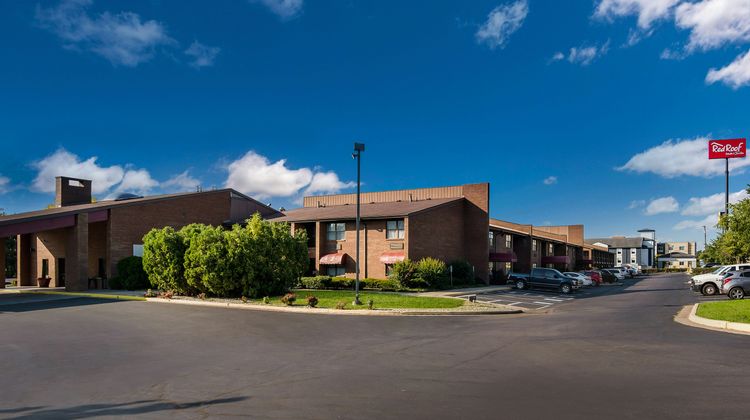 Red Roof Inn & Suites Lexington-Hamburg Exterior