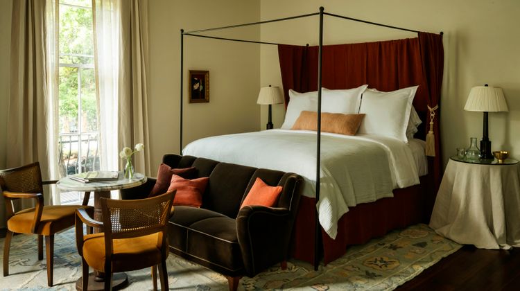 The Douglas Hotel Savannah Room