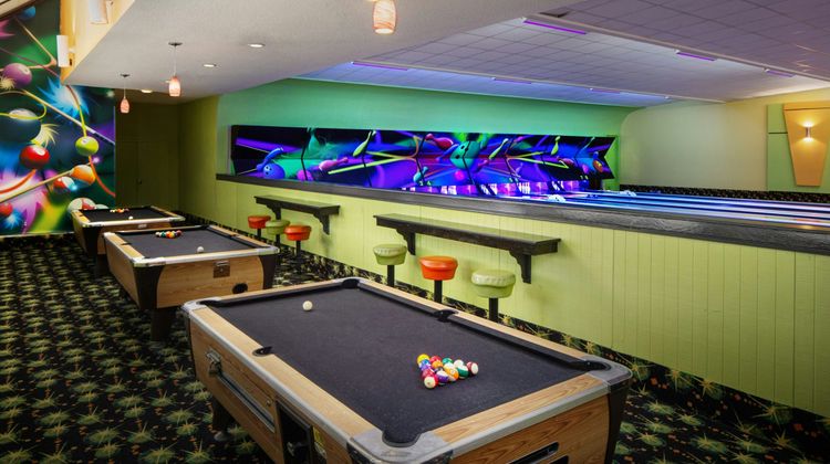 Coral Beach Resort Hotel & Suites Recreation