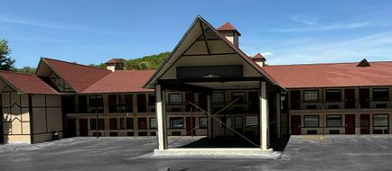 Red Roof Inn Helen, GA - Downtown Exterior