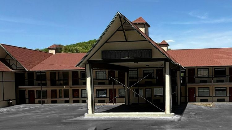 Red Roof Inn Helen, GA - Downtown Exterior