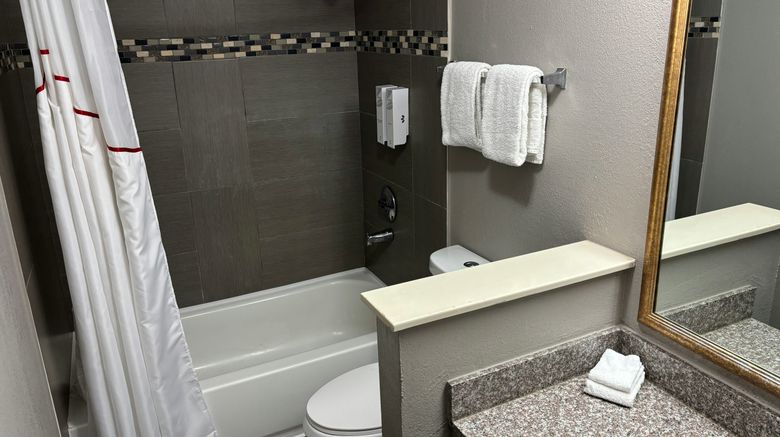<b>Red Roof Inn Birmingham Room</b>. Images powered by <a href="https://www.leonardoworldwide.com/" title="Leonardo Worldwide" target="_blank">Leonardo</a>.