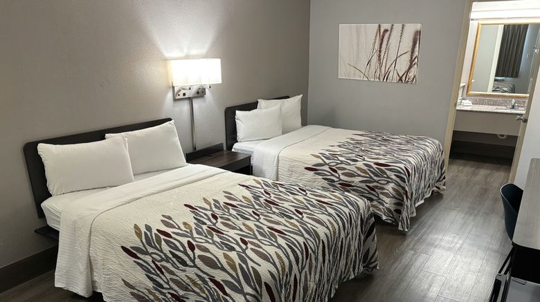 <b>Red Roof Inn Birmingham Room</b>. Images powered by <a href="https://www.leonardoworldwide.com/" title="Leonardo Worldwide" target="_blank">Leonardo</a>.