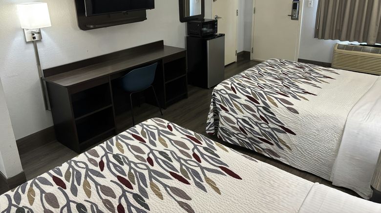 <b>Red Roof Inn Birmingham Room</b>. Images powered by <a href="https://www.leonardoworldwide.com/" title="Leonardo Worldwide" target="_blank">Leonardo</a>.
