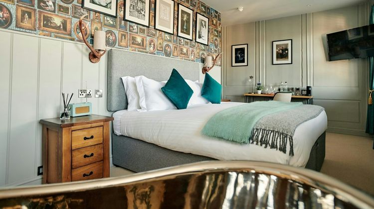 Hare & Hounds Hotel Room