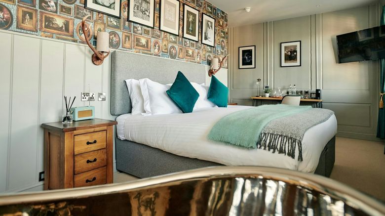 <b>Hare & Hounds Hotel Room</b>. Images powered by <a href="https://www.leonardoworldwide.com/" title="Leonardo Worldwide" target="_blank">Leonardo</a>.