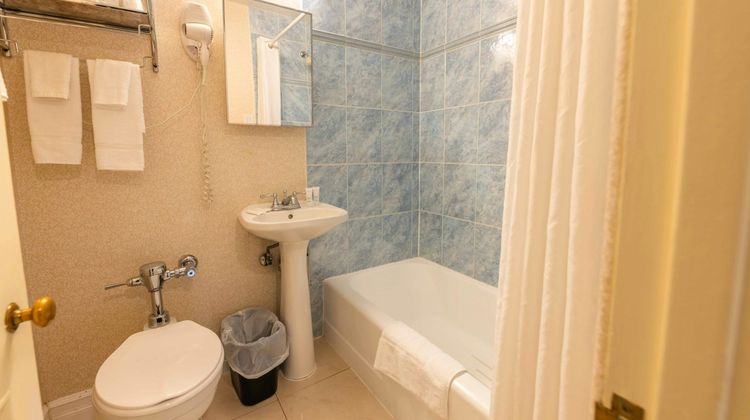Prince Arthur Waterfront Hotel & Suites Room