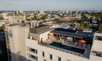 Holiday Inn Express/Stes Sunshine Coast