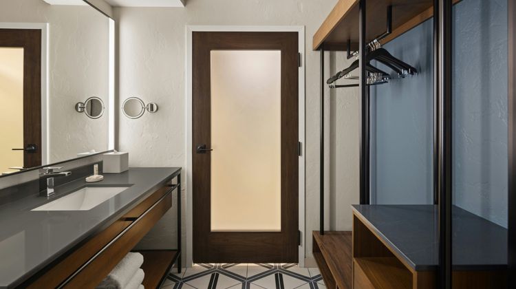 Oshkosh Marriott Waterfront Hotel & Conv Room