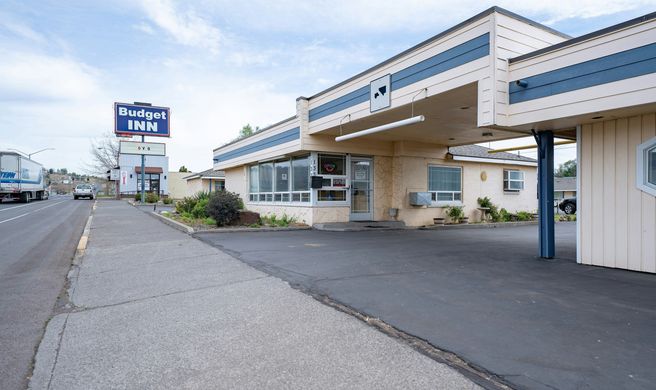 Budget Inn Exterior